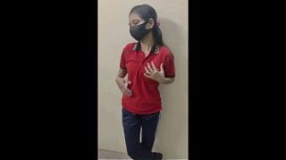 Desi cewek cantik, memeknya sempit dijabanin sama om tiri kontol besar, video bokep keluarga India MMS