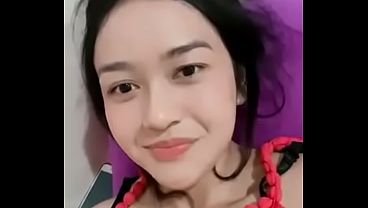 Cewek perawan Indonesia goyang live IG, bikin ngiler lihatnya.