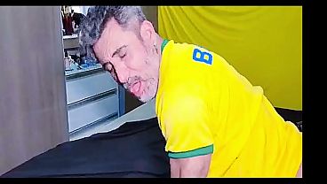 ARAB NYASAR DI BRASIL, SAMBIL NGEBOCORIN LUBANG BELAKANG SI GEDE BRASIL