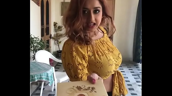 Braless desi cewek, goyangannya bikin ngaceng