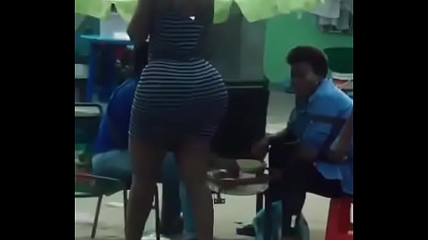 Goyangin pantat Nigeria yang paling gede, bikin ngiler.