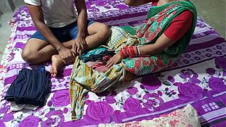 Jual baju, gadis miskin digoda duit, lalu digaruk! Suara India jelas, bikin makin erotis.