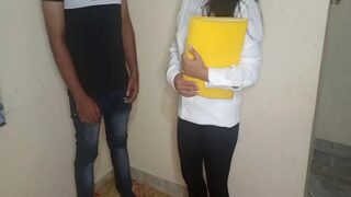 Manajer ngentot karyawatinya di toilet