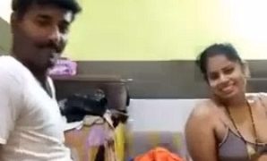 Tonton video mesum tetangga desi asli