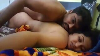 Video pagi hari MMS pasangan muda dari kamar tidur mereka, bikin gregetan banget