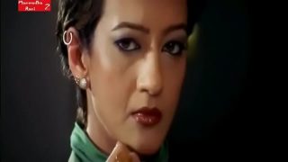 Goyangin badan lo kayak lagi di panggung porno, sensasi India yang bikin makin pengen.