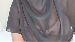 Video mesum cewek hijab deshi lagi ngewe bikin makin greget.