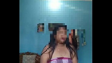 Video bokep ibu tiri India genit ngegoda sambil buka-bukaan.