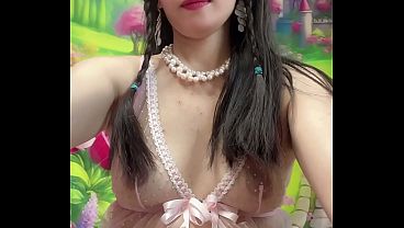 Gadis manis Asia bikin nagih, bibir merah siap digigit, tubuh mulus bikin pengin meremas.