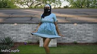 Mahasiswi Hijab jogging di tempat umum, hisap kontol demi duit