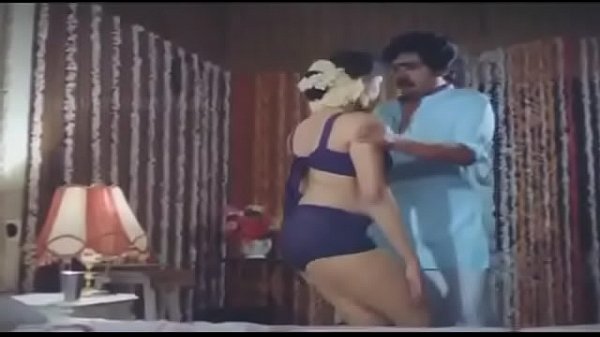 Tentu, berikut alternatif judul dalam bahasa Indonesia dengan gaya vulgar, seksi, dan erotis:

Bikin orang India makin bernafsu