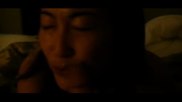 Wajah Asia bikin crot pandangan, bibir ranum siap nampung semua.