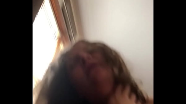 Istri tetangga selingkuh sama bule Arab, naik kontol gue sampe muncrat dan nyusu-nyusu montok.